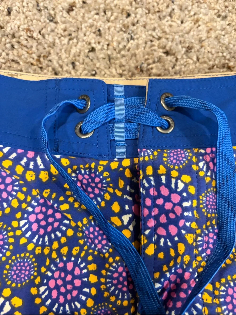 NWOT Patagonia Swim Trunks, Men’s Large Scallop Hem Wavefarer Boardshorts